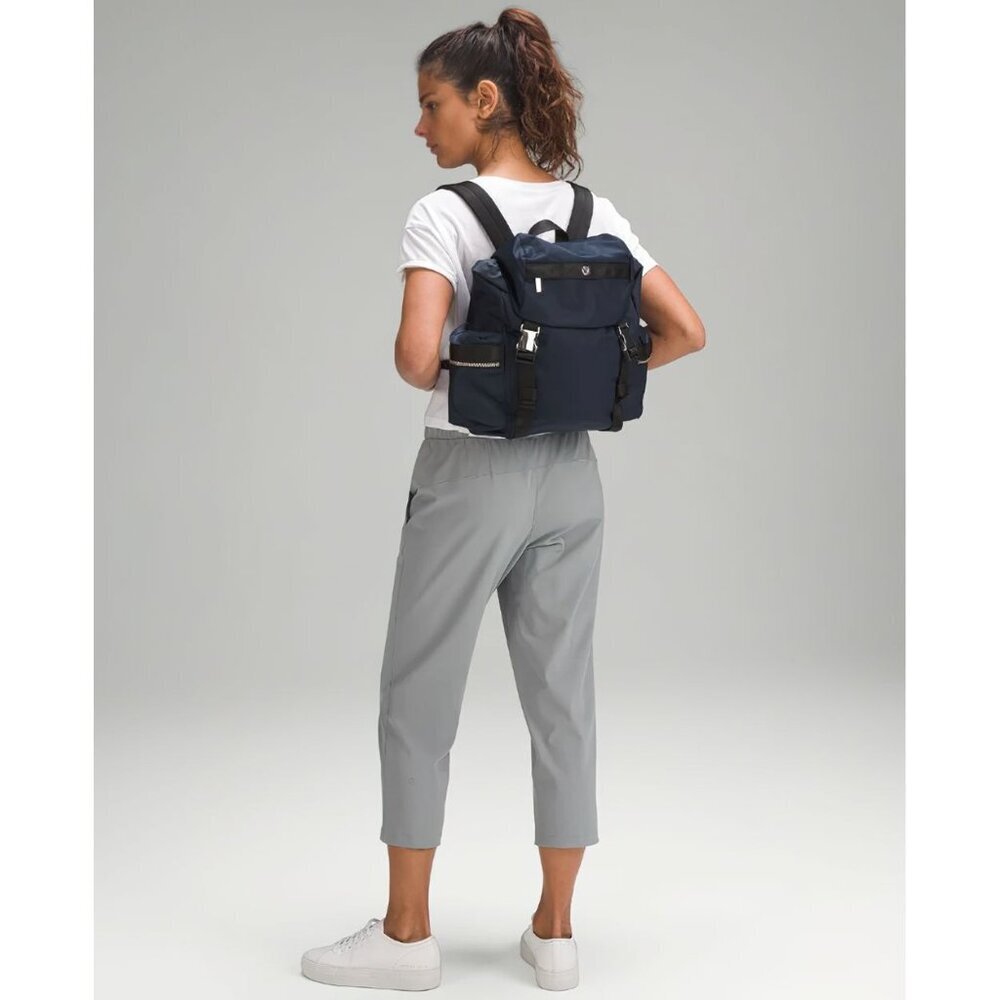 Lululemon Wunderlust Backpack 14L Navy Blue - Picture 16 of 16